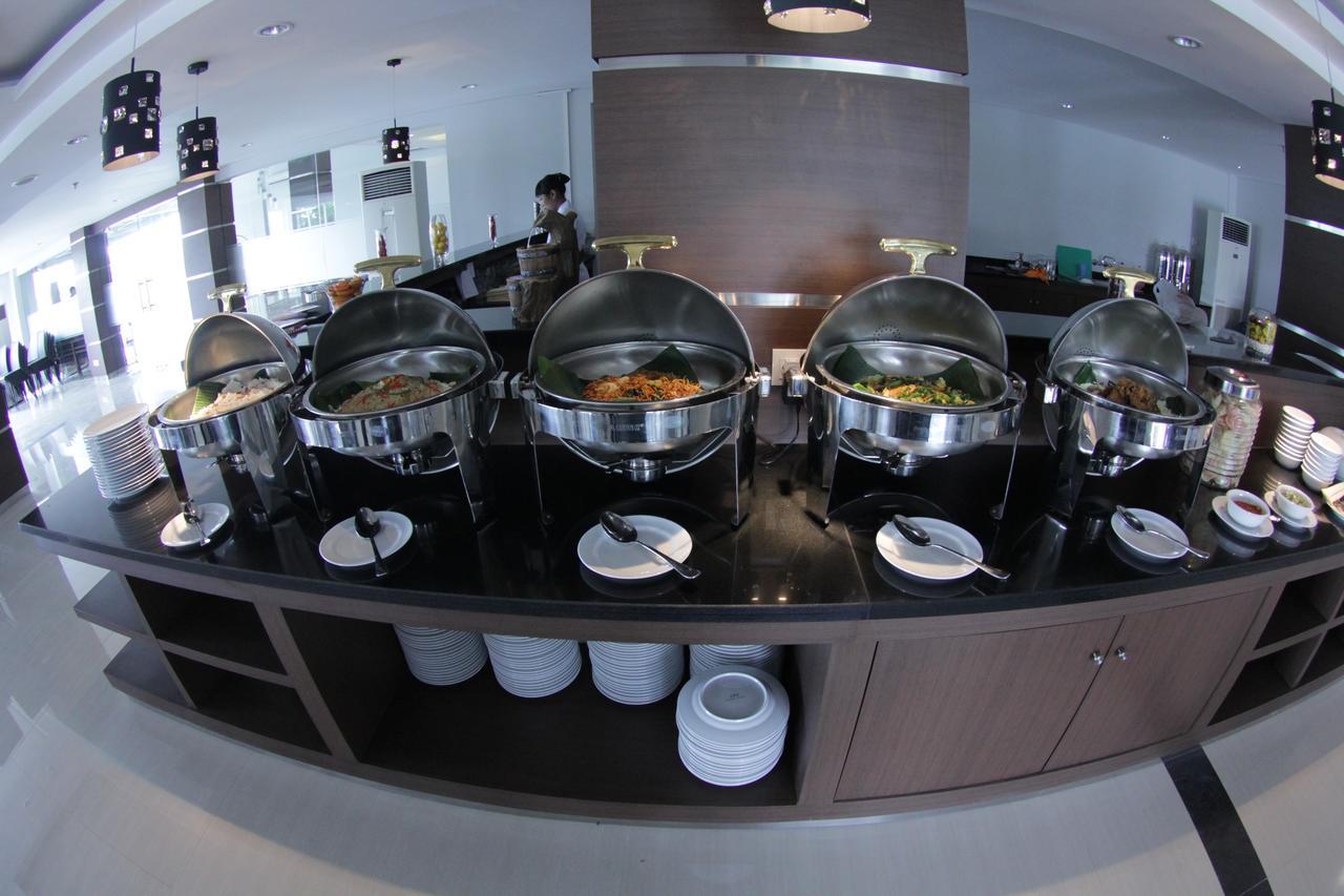 Amantis Hotel Demak Екстериор снимка