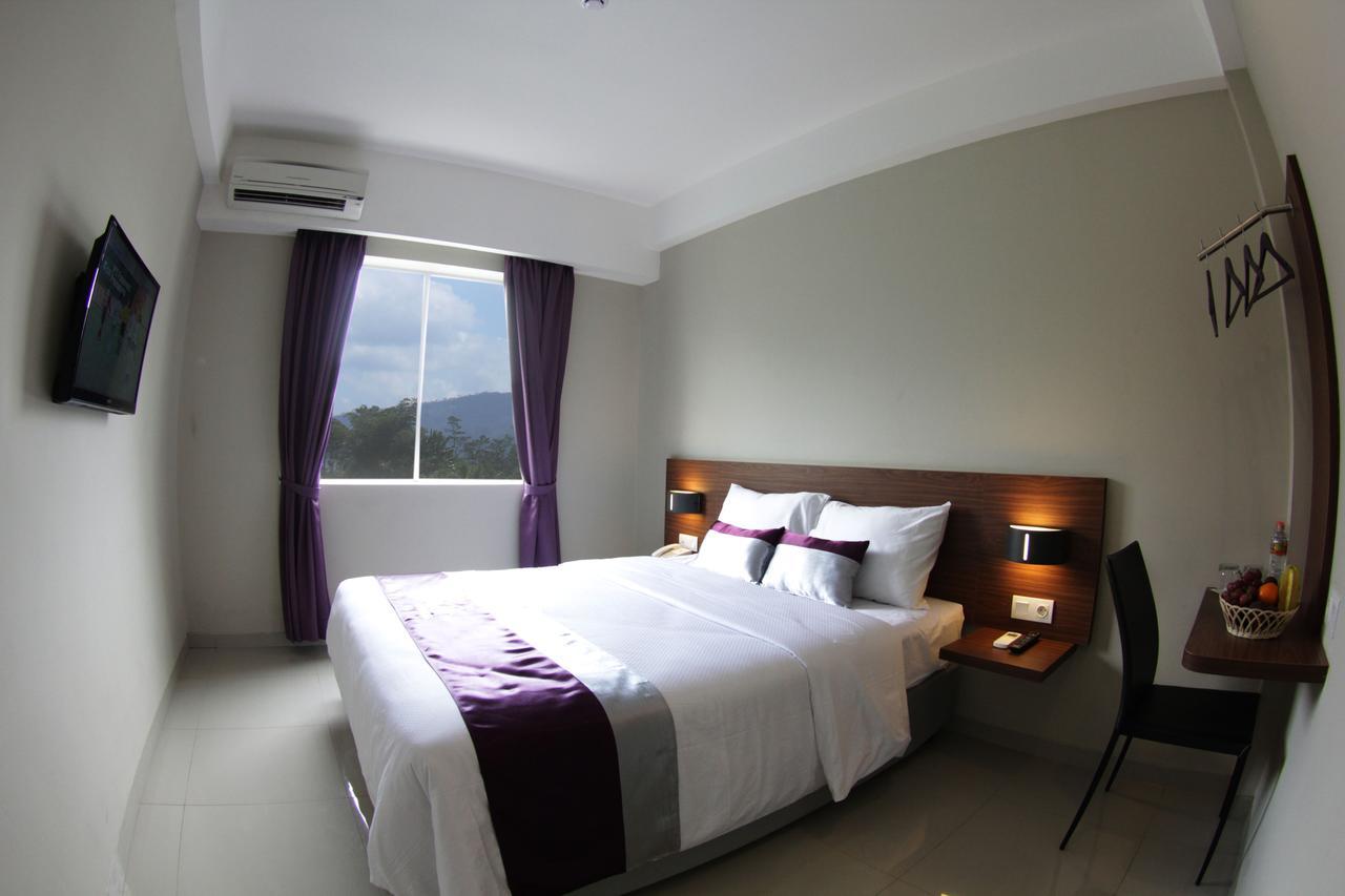 Amantis Hotel Demak Екстериор снимка